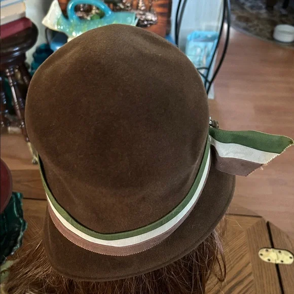 Vintage 1950’s Brown VELOUR Cloche Hat with Ribbon Detail Vintage 1950 main image 2